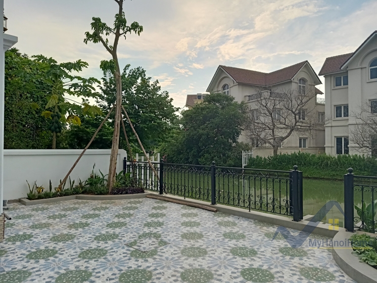 Cho thuê song lập Vinhomes Riverside đủ đồ, có tầng hầm 19