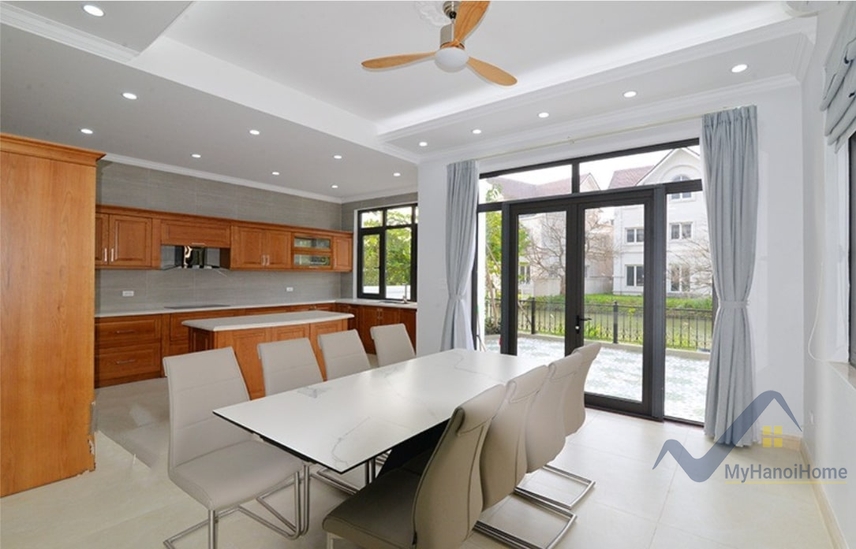 Cho thuê song lập Vinhomes Riverside đủ đồ, có tầng hầm 5