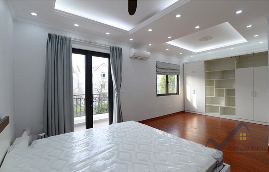 Cho thuê song lập Vinhomes Riverside đủ đồ, có tầng hầm 7