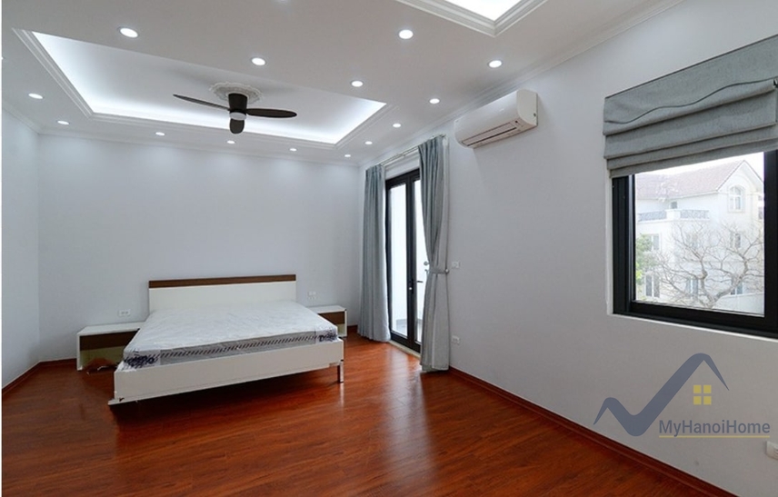 Cho thuê song lập Vinhomes Riverside đủ đồ, có tầng hầm 8