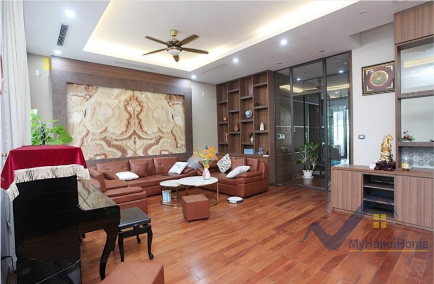 Cho thuê song lập Vinhomes Riverside gần trường BIS và Almaz 1