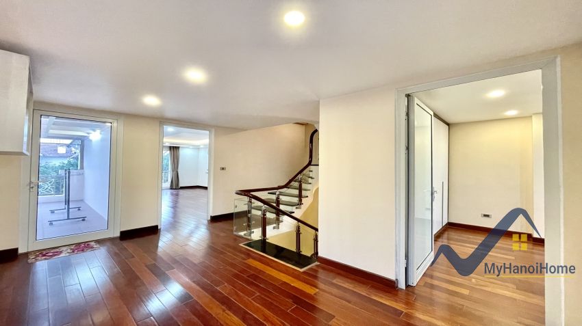 Cho thuê Vinhomes Riverside căn song lập full nội thất 21
