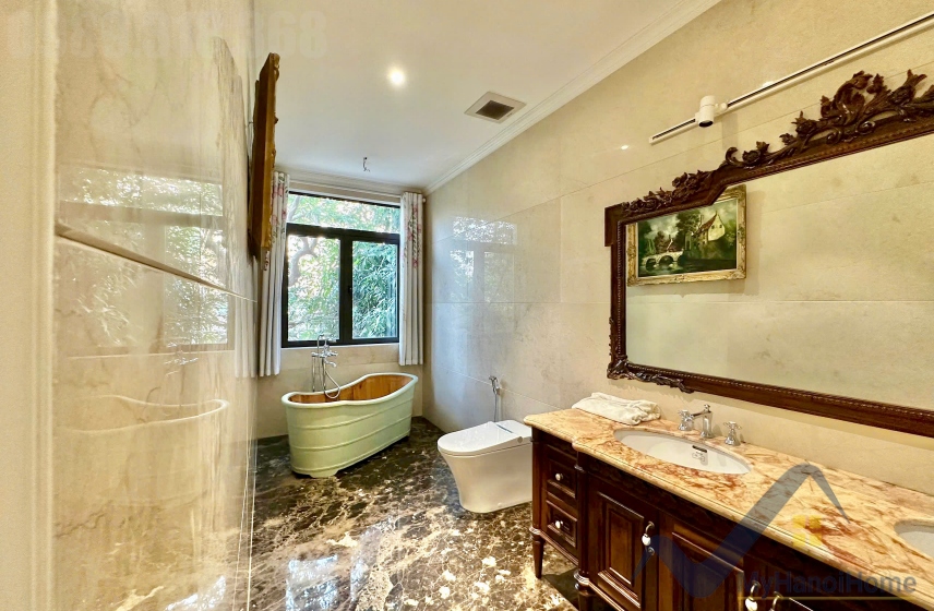 Chủ nhà cho thuê biệt thự Vinhomes Harmony đủ đồ bên Hồ 9