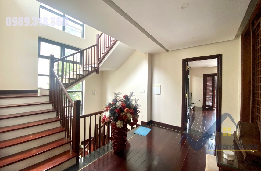 Đơn lập Vinhomes Riverside cần cho thuê full nội thất 12