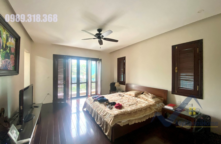 Đơn lập Vinhomes Riverside cần cho thuê full nội thất 16