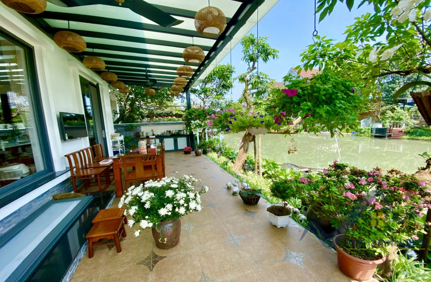 Đơn lập Vinhomes Riverside cho thuê full nội thất vườn rộng 9