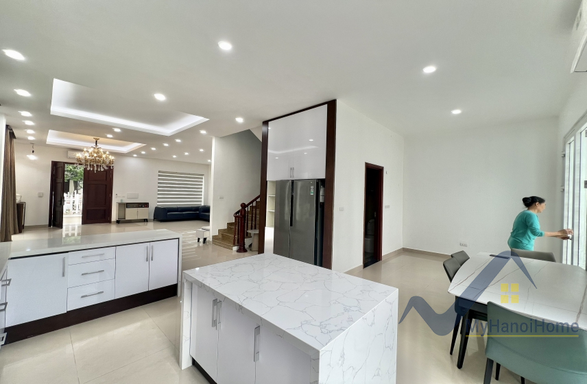 Nhà liền kề 4PN khu Vinhomes Riverside cần cho thuê 3