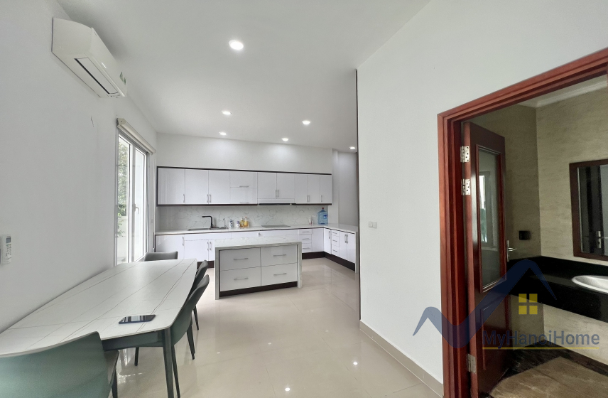 Nhà liền kề 4PN khu Vinhomes Riverside cần cho thuê 4