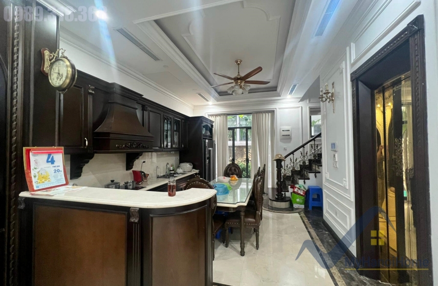 Nhà liền kề Vinhomes Harmony cho thuê, có thang máy, gần Hồ 2