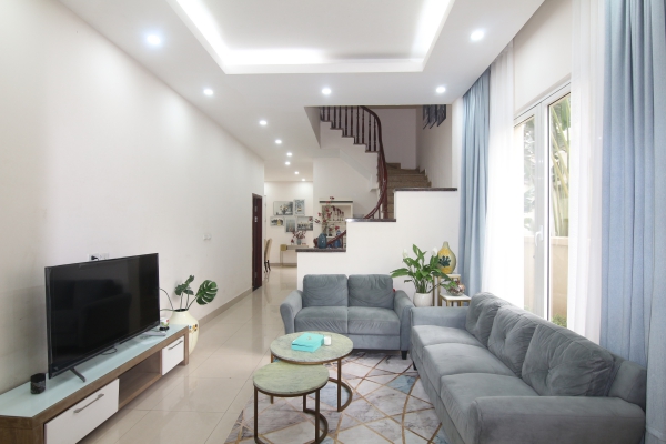 Bán biệt thự Hoa Sữa Vinhomes Riverside hướng ĐN