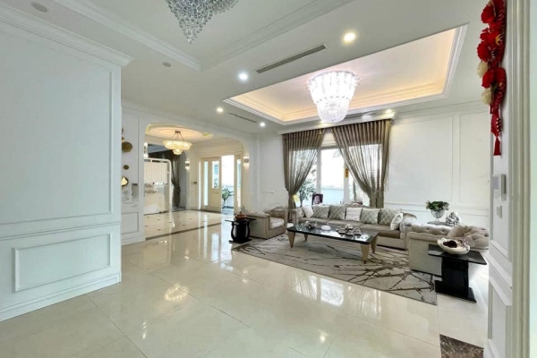 Biệt thự đơn lập cho thuê Vinhome Riverside 5PN, đủ đồ thang máy