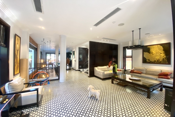 Biệt thự cho thuê Vinhomes Riverside, đơn lập có tầng hầm