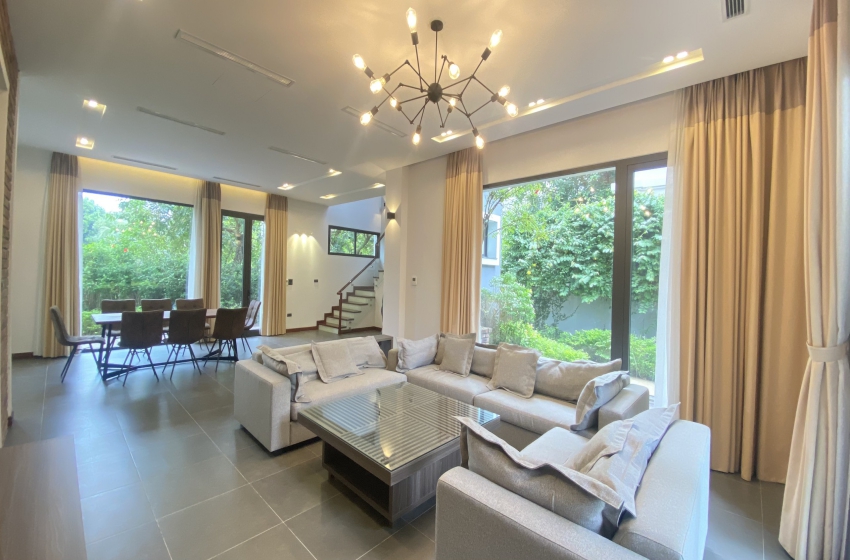 Biệt thự cho thuê Vinhomes Riverside khu yên tĩnh, full đồ 3 phòng ngủ