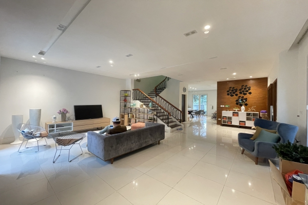 Biệt thự cho thuê Vinhomes Riverside song lập, có sông