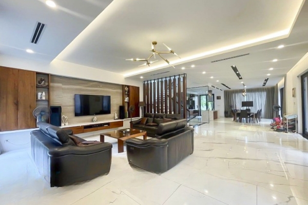 Biệt thự đơn lập cho thuê Vinhome Riverside đầy đủ đồ 5PN