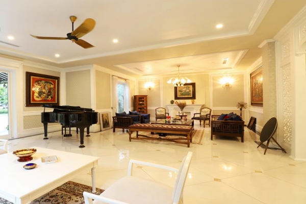 Biệt thự đơn lập siêu rộng Vinhomes Riverside cho thuê