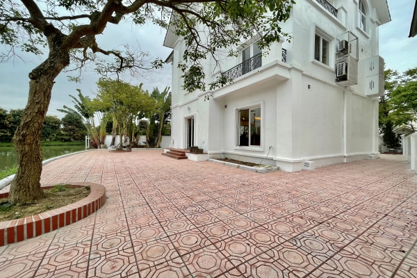 Biệt thự đơn lập Vinhomes Riverside cho thuê trang bị đủ đồ