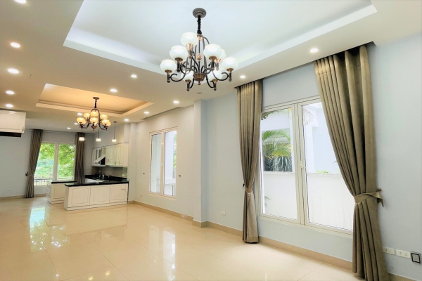 Biệt thự Hoa Sữa cho thuê Vinhomes Riverside đồ cơ bản