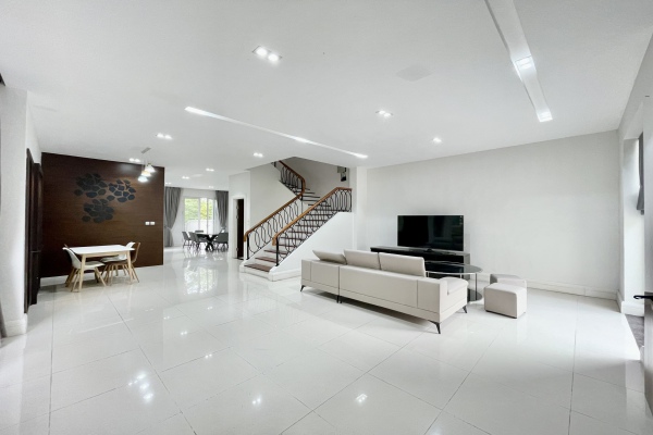 Biệt thự song lập cho thuê Vinhomes Riverside, đủ đồ 4PN