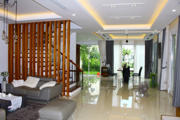 Biệt thự song lập cho thuê Vinhomes Riverside gần Almaz