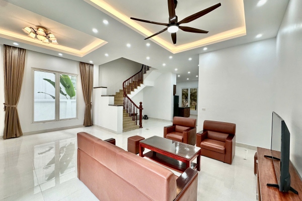 Biệt thự song lập Hoa Sữa cho thuê Vinhomes Riverside đủ đồ