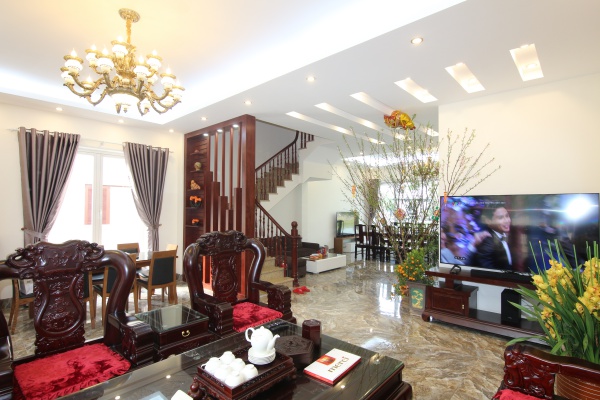 Biệt thự song lập Vinhome Riverside gần BIS cho thuê