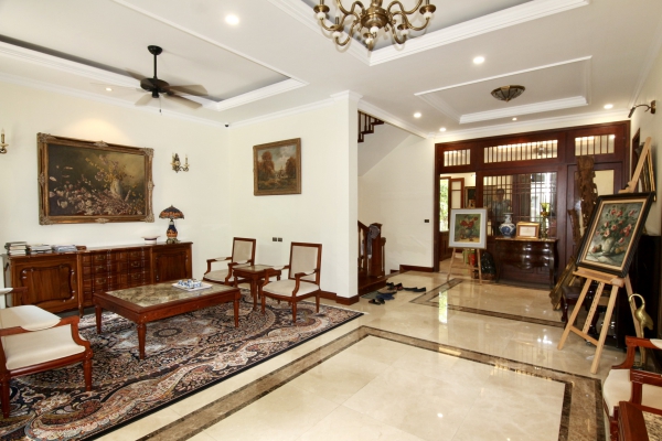 Biệt thự song lập Vinhomes Riverside cho thuê 3PN, có hầm