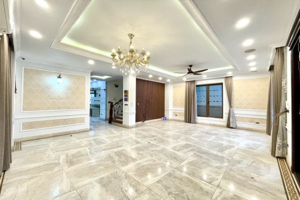 Biệt thự Vinhomes Riverside cho thuê đơn lập, thang máy