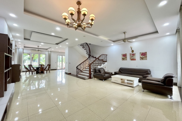 Biệt thự Vinhomes Riverside đủ đồ Hoa Sữa cho thuê