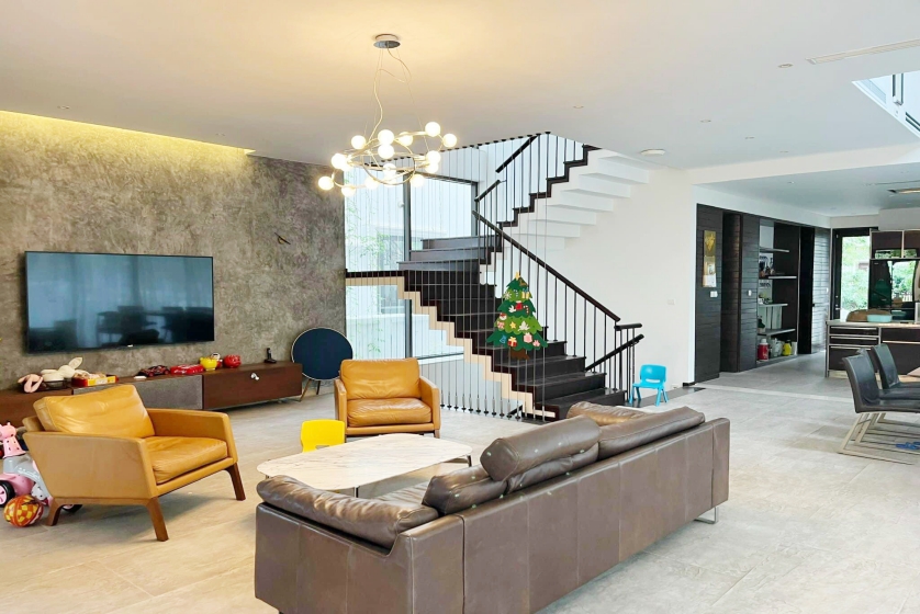 Cần cho thuê biệt thự đơn lập Vinhomes Riverside đầy đủ nội thất