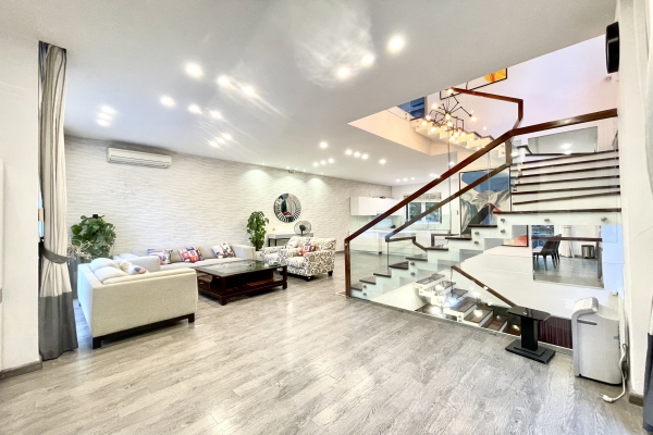 Cần cho thuê biệt thự song lập, có sông Vinhomes Riverside