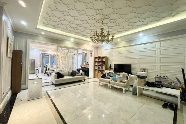 Cần cho thuê biệt thự Vinhomes Riverside gần BIS full nội thất