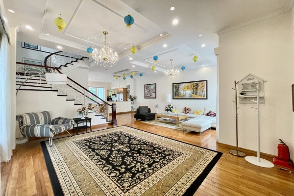 Chính chủ cho thuê biệt thự Vinhome Riverside gần BIS full