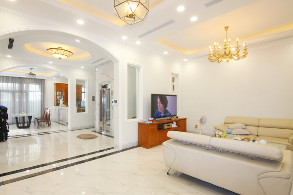 Cho thuê biệt thự song lập Vinhome Harmony, có thang máy