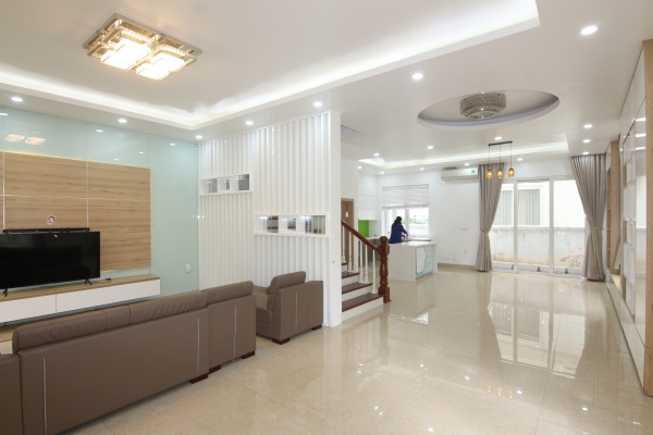 Cho thuê biệt thự Vinhomes Riverside căn song lập hướng TB