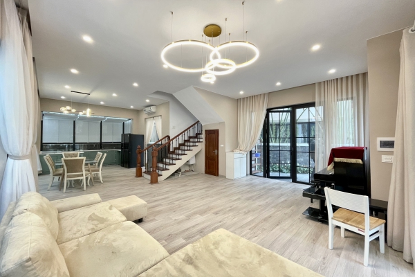 Cho thuê biệt thự Vinhomes Riverside đơn lập gần TTTM Vincom