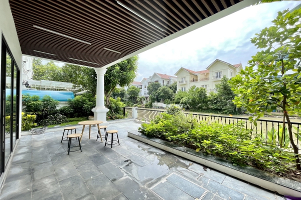 Cho thuê biệt thự Vinhomes Riverside Hoa Lan 4 phòng ngủ