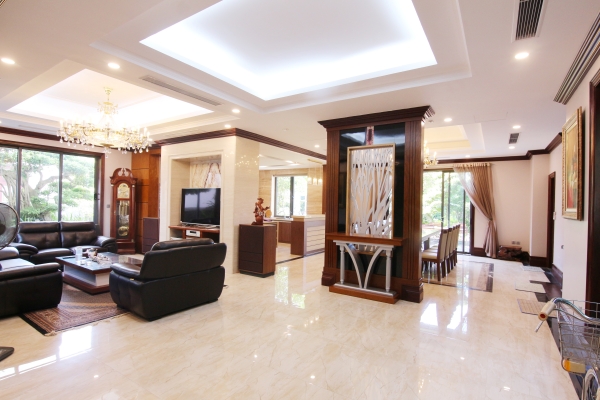 Cho thuê biệt thự Vinhomes Riverside Hoa Phượng full nội thất