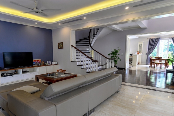 Cho thuê biệt thự Vinhomes Riverside Full đồ gần trường BIS