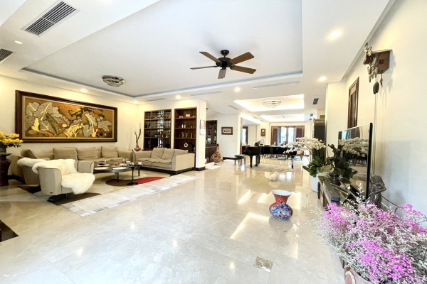 Đơn lập Vinhomes Riverside cần cho thuê full nội thất