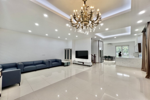 Nhà liền kề 4PN khu Vinhomes Riverside cần cho thuê