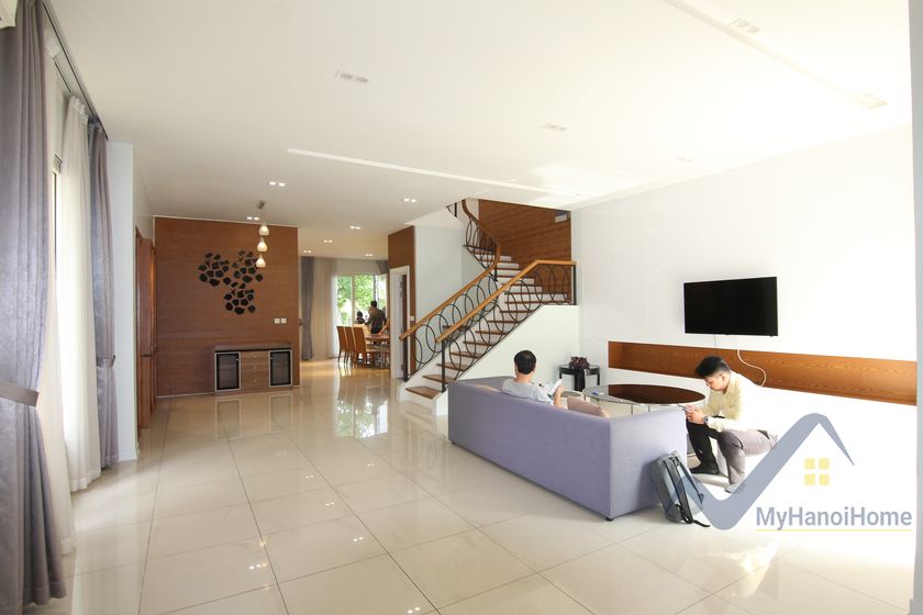 Thuê biệt thự 4 phòng ngủ Vinhome Riverside Long Biên đủ đổ