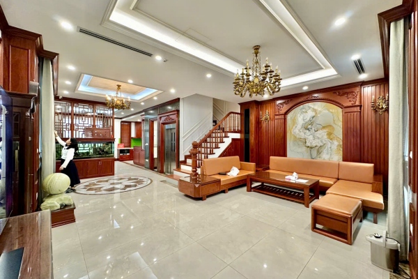 Thuê biệt thự có thang máy tại Vinhomes Harmony đủ đồ