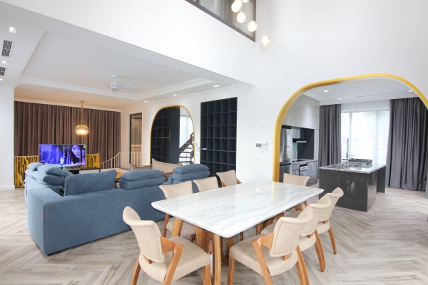 Thuê biệt thự đơn lập Vinhomes Riverside, có thang máy đủ đồ