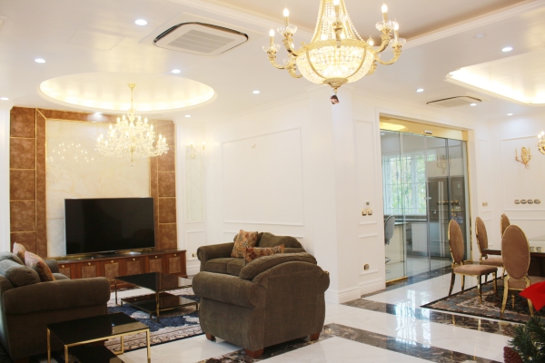 Thuê biệt thự đơn lập Vinhomes Riverside sân vườn rộng