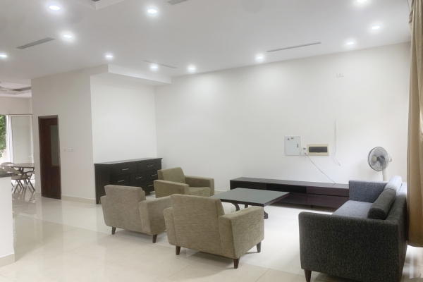 Thuê biệt thự song lập Vinhomes Riverside đủ đồ gần Almaz