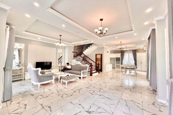 Thuê biệt thự song lập Vinhomes Riverside Hanoi, full nội thất, 4pn