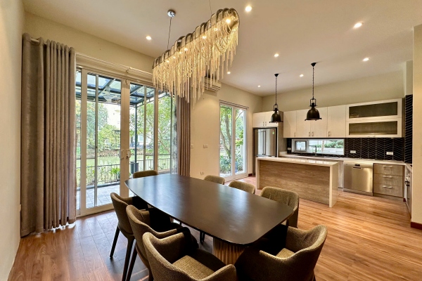 Thuê biệt thự Vinhomes Riverside Hoa Sữa, 200m2 full nội thất
