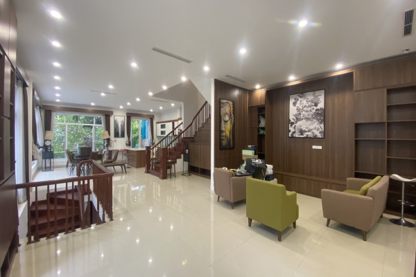 Thuê biệt thự Vinhomes Riverside song lập hoàn thiện full