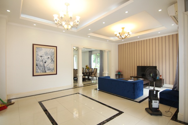 Thuê đơn lập Vinhomes Riverside full nội thất căn góc